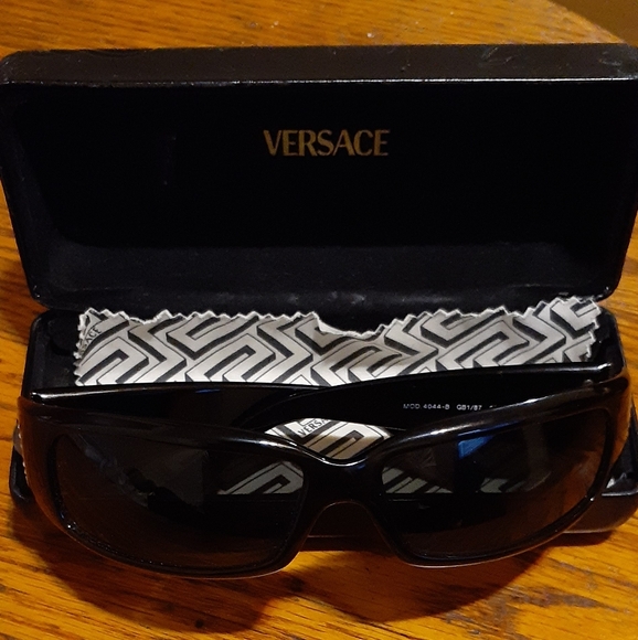 GianniVersace vintage ninety's sunglasses unisex - Picture 1 of 6